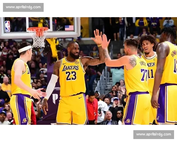NBA直播回放热火vs湖人巅峰对决全场精彩瞬间解析战术看点回顾